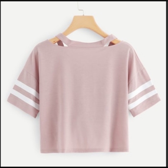 5⭐️reviewed blush pink,cut out Tee. Crop top v - Picture 2 of 7